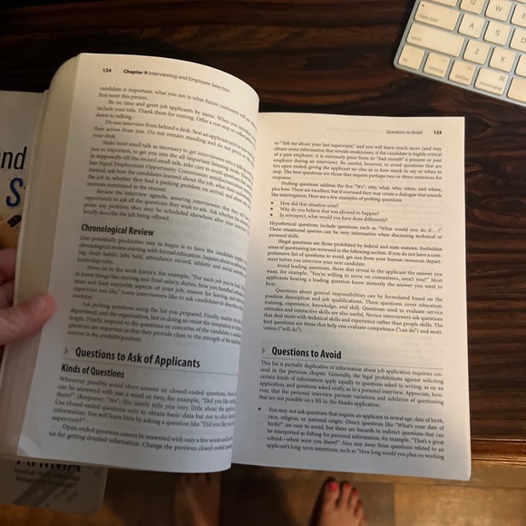 Umikers management book - Picture 2 of 4